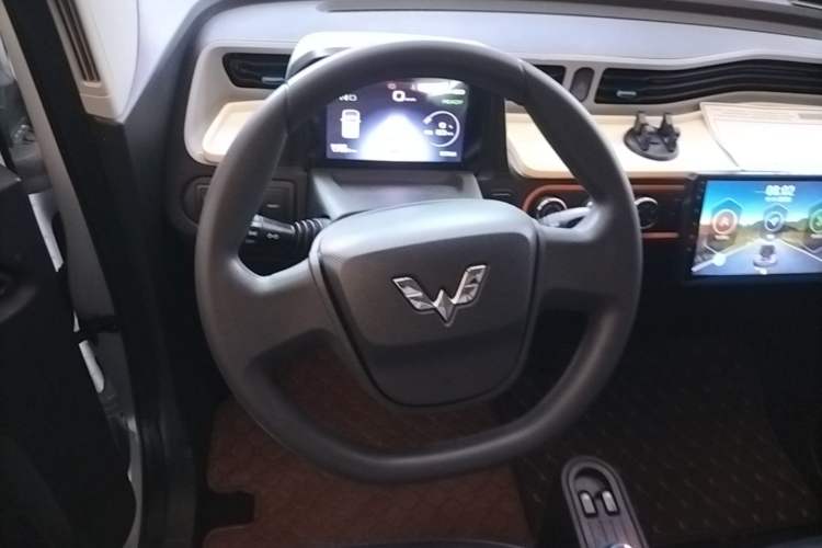 Used Wuling Hongguang MINIEV 2021 Macaron Premium Model – Lithium Iron Phosphate Steering Wheel
