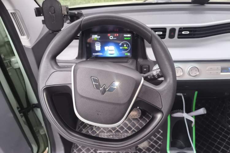 Used Wuling Hongguang MINIEV 2021 Macaron Premium Model – Lithium Iron Phosphate Steering Wheel