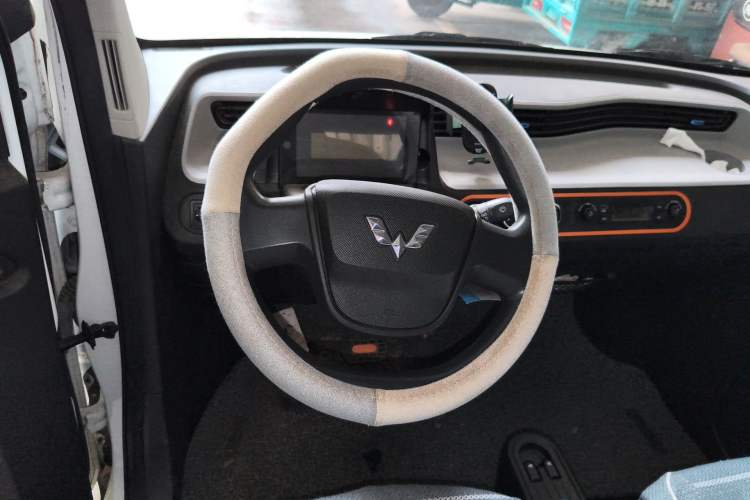 Used Wuling Hongguang MINIEV 2021 Macaron Fashion Edition Lithium-Ion Battery Steering Wheel