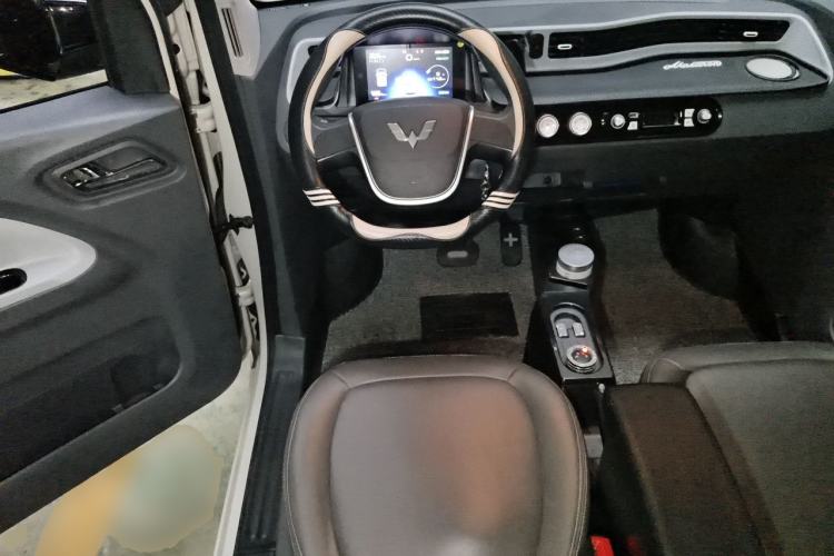 Used Wuling Hongguang MINIEV 2021 Macaron Premium Model – Lithium Iron Phosphate Steering Wheel
