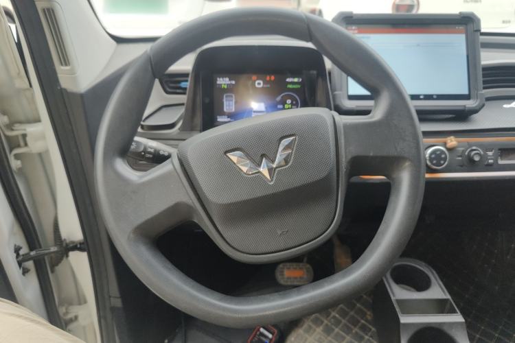 Used Wuling Hongguang MINIEV 2021 Macaron Sandwich Model 120 km Lithium Iron Phosphate Steering Wheel