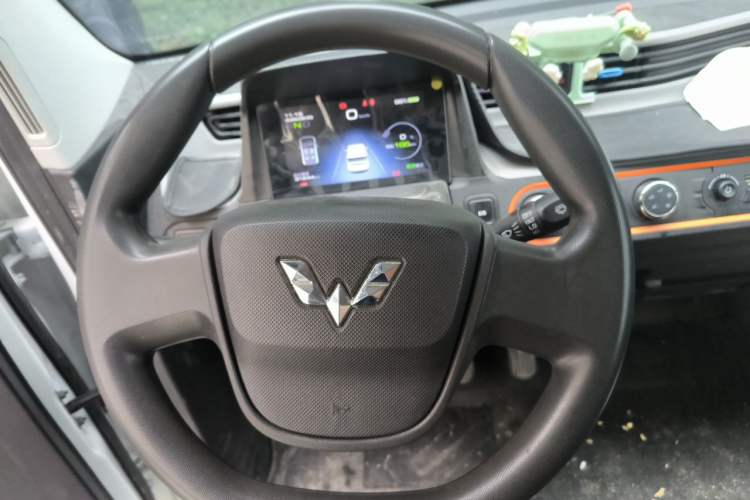 Used Wuling Hongguang MINIEV 2021 Macaron Premium Model – Lithium-NMC Steering Wheel
