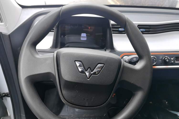Used Wuling Hongguang MINIEV 2021 Macaron Fashion Edition Lithium-Ion Battery Steering Wheel