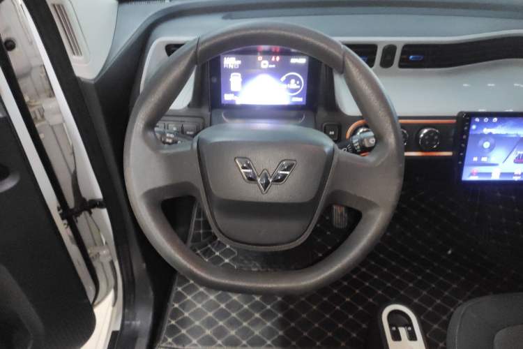 Used Wuling Hongguang MINIEV 2021 Macaron Premium Model – Lithium Iron Phosphate Steering Wheel