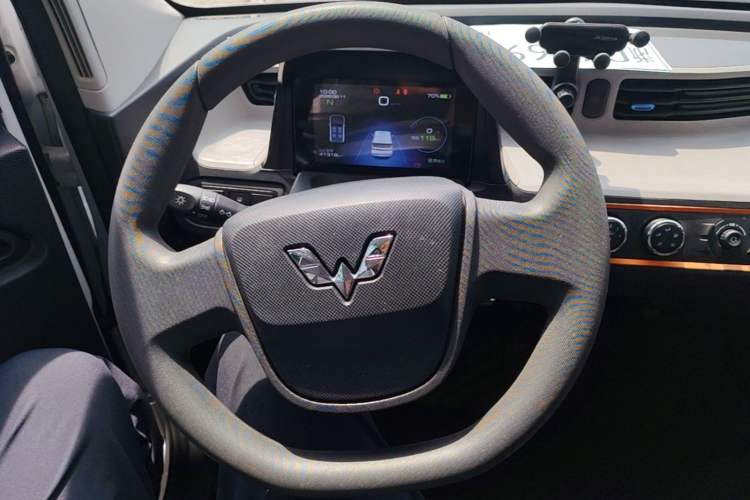 Used Wuling Hongguang MINIEV 2021 Macaron Premium Model – Lithium Iron Phosphate Steering Wheel