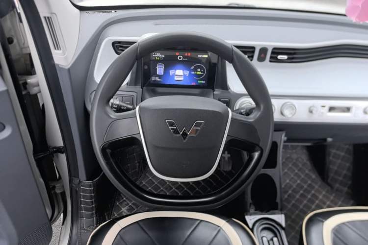 Used Wuling Hongguang MINIEV 2021 Macaron Premium Model – Lithium Iron Phosphate Steering Wheel