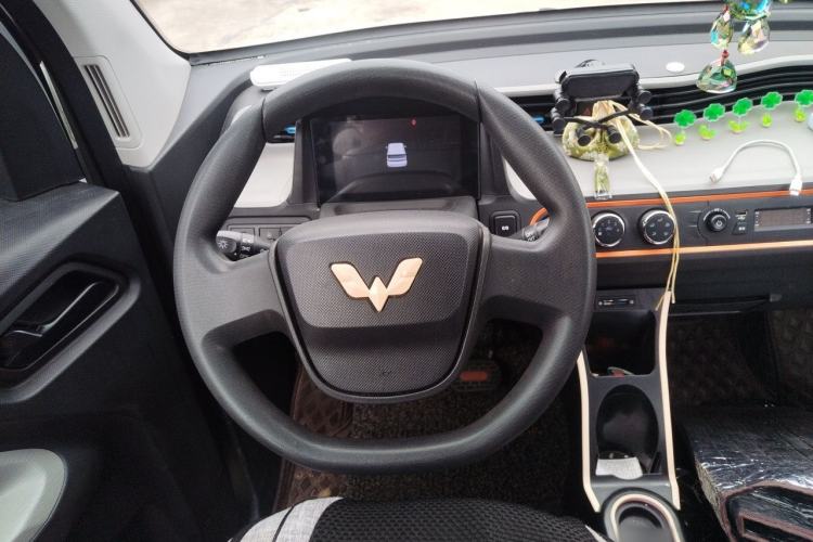 Used Wuling Hongguang MINIEV 2021 Macaron Premium Model – Lithium Iron Phosphate Steering Wheel