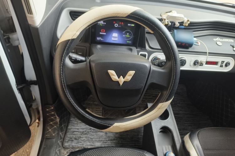 Used Wuling Hongguang MINIEV 2021 Macaron Premium Model – Lithium Iron Phosphate Steering Wheel