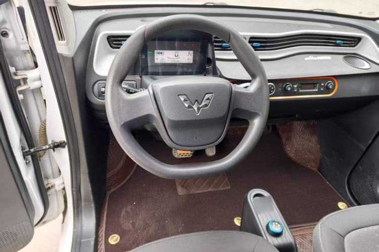 Used Wuling Hongguang MINIEV 2021 Macaron Fashion Edition Lithium-Ion Battery Steering Wheel