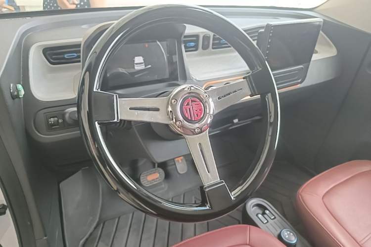 Used Wuling Hongguang MINIEV 2021 Macaron Fashion Edition Lithium-Ion Battery Steering Wheel