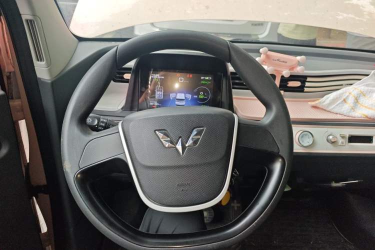 Used Wuling Hongguang MINIEV 2021 Macaron Premium Model – Lithium-NMC Steering Wheel