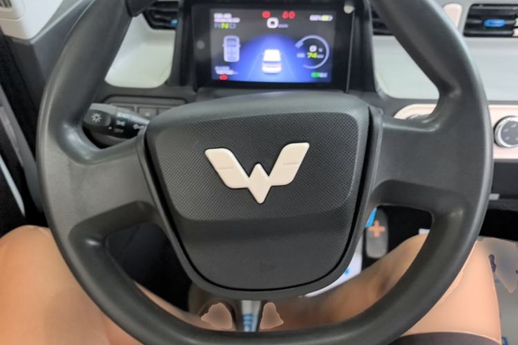 Used Wuling Hongguang MINIEV 2021 Macaron Fashion Model Lithium Iron Phosphate Steering Wheel