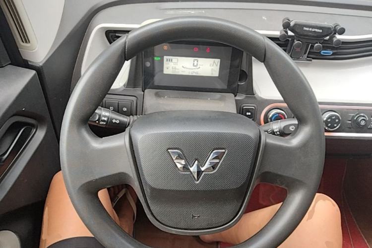 Used Wuling Hongguang MINIEV 2021 Macaron Fashion Model Lithium Iron Phosphate Steering Wheel