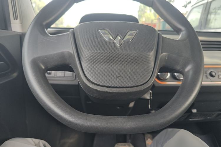 Used Wuling Hongguang MINIEV 2021 Macaron Premium Model – Lithium Iron Phosphate Steering Wheel