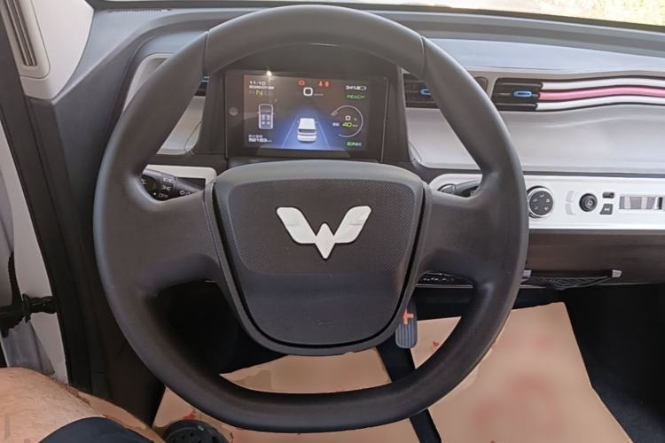 Used Wuling Hongguang MINIEV 2021 Macaron Fashion Edition Lithium-Ion Battery Steering Wheel