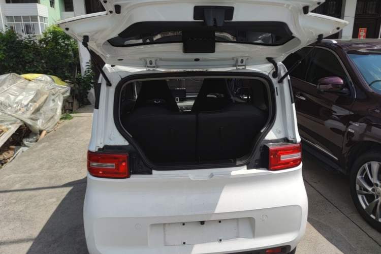 Used Wuling Hongguang MINIEV 2021 Macaron Sandwich Model 120 km Lithium NMC Trunk