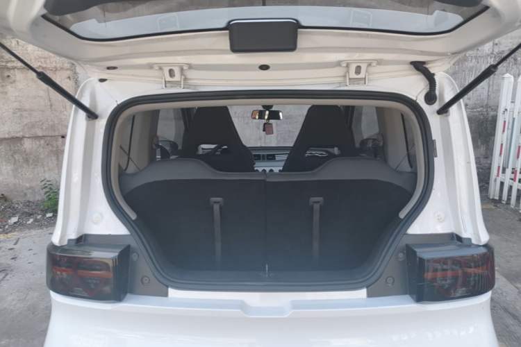 Used Wuling Hongguang MINIEV 2021 Macaron Premium Model – Lithium Iron Phosphate Trunk