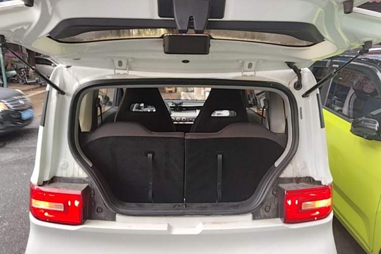 Used Wuling Hongguang MINIEV 2021 Macaron Fashion Model Lithium Iron Phosphate Trunk