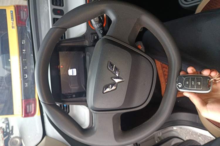 Used Wuling Hongguang MINIEV 2021 Macaron Premium Model – Lithium Iron Phosphate Vehicle Key