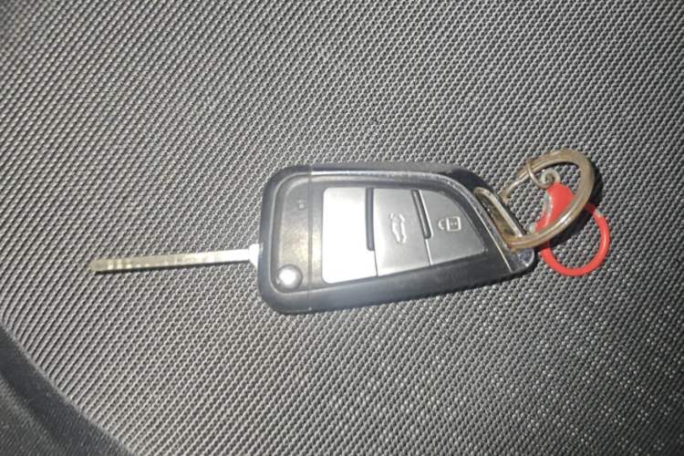 Used Wuling Hongguang MINIEV 2021 Macaron Premium Model – Lithium Iron Phosphate Vehicle Key