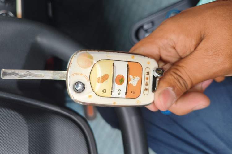 Used Wuling Hongguang MINIEV 2021 Macaron Fashion Edition Lithium-Ion Battery Vehicle Key