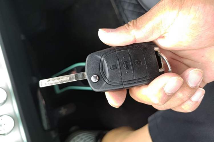 Used Wuling Hongguang MINIEV 2021 Macaron Fashion Edition Lithium-Ion Battery Vehicle Key