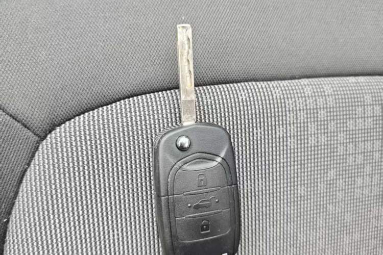 Used Wuling Hongguang MINIEV 2021 Macaron Fashion Edition Lithium-Ion Battery Vehicle Key
