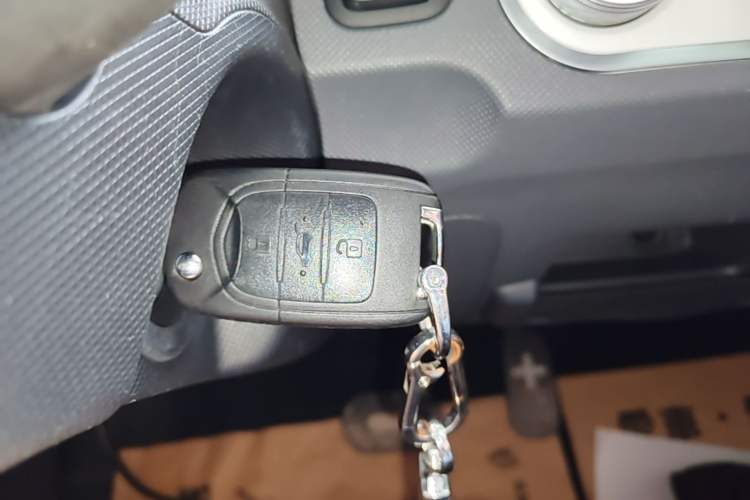 Used Wuling Hongguang MINIEV 2021 Macaron Premium Model – Lithium Iron Phosphate Vehicle Key