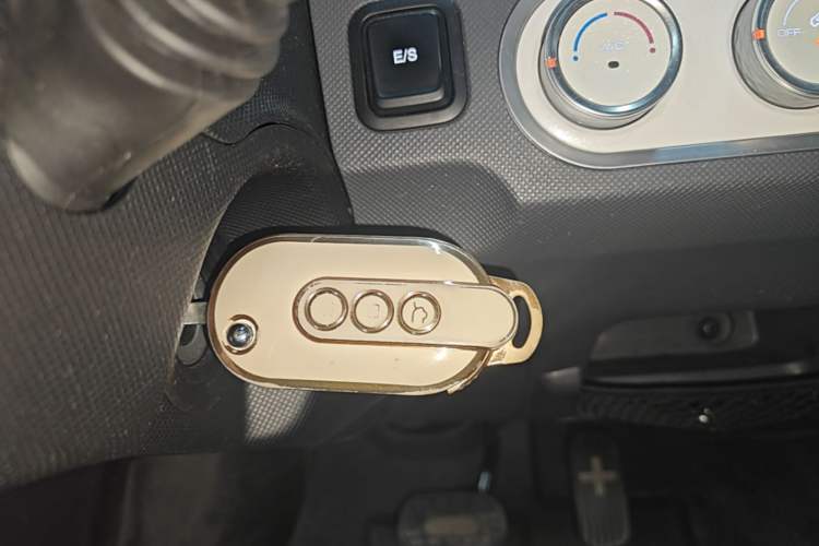 Used Wuling Hongguang MINIEV 2021 Macaron Premium Model – Lithium-NMC Vehicle Key