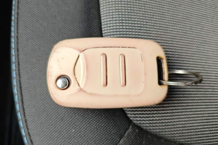 Used Wuling Hongguang MINIEV 2021 Macaron Fashion Model Lithium Iron Phosphate Vehicle Key