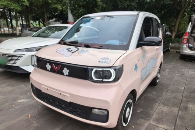 Ojetý Wuling Hongguang MINIEV 2021 Macaron Premium Model – Lithium Iron Phosphate