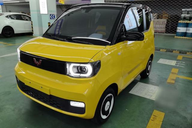 Ojetý Wuling Hongguang MINIEV 2021 Macaron Fashion Model Lithium Iron Phosphate