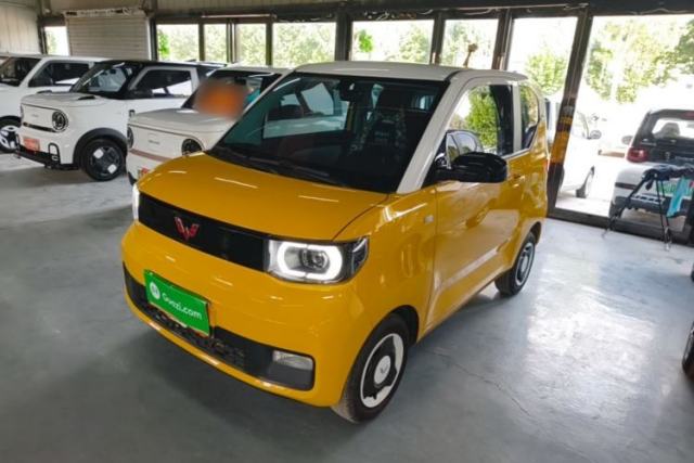 Ojetý Wuling Hongguang MINIEV 2021 Macaron Premium Model – Lithium Iron Phosphate