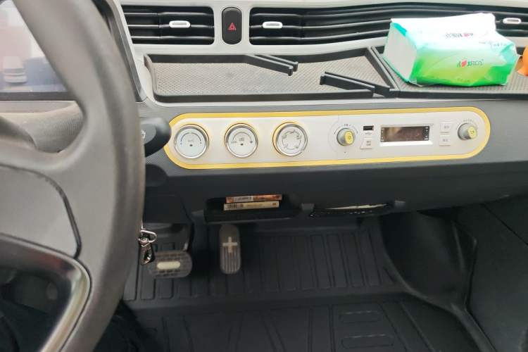 Used Wuling Hongguang MINIEV 2021 Macaron Fashion Edition Lithium-Ion Battery Audio And AC Panel