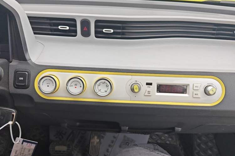 Used Wuling Hongguang MINIEV 2021 Macaron Fashion Edition Lithium-Ion Battery Audio And AC Panel