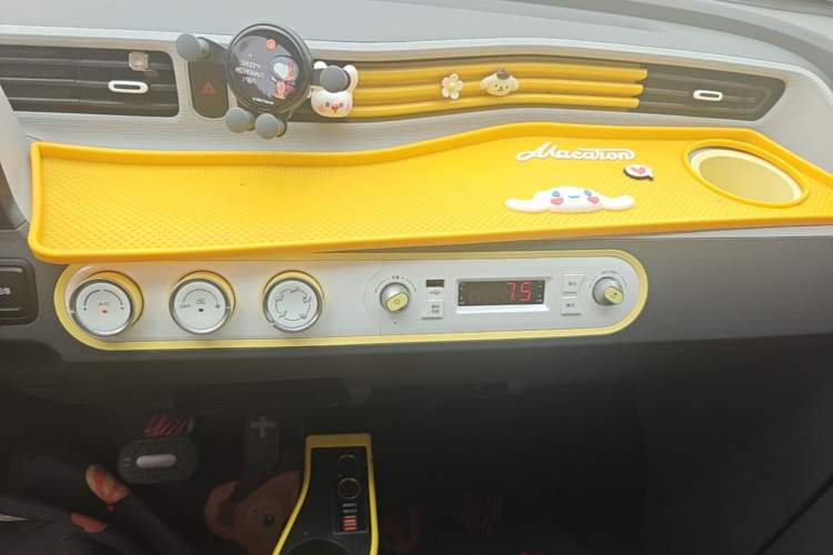 Used Wuling Hongguang MINIEV 2021 Macaron Fashion Edition Lithium-Ion Battery Audio And AC Panel