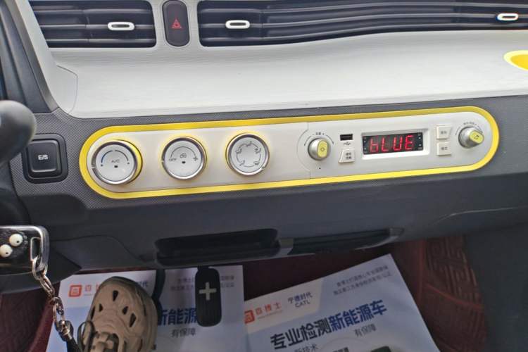 Used Wuling Hongguang MINIEV 2021 Macaron Fashion Model Lithium Iron Phosphate Audio And AC Panel
