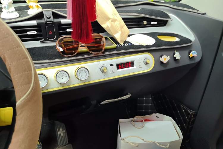 Used Wuling Hongguang MINIEV 2021 Macaron Fashion Model Lithium Iron Phosphate Audio And AC Panel