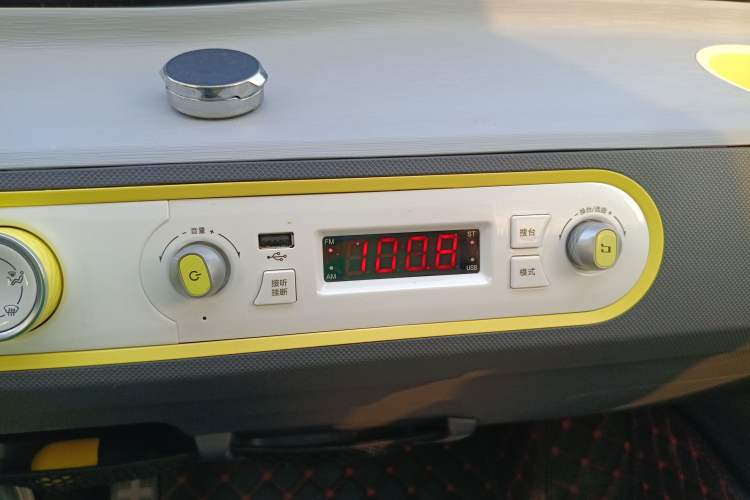 Used Wuling Hongguang MINIEV 2021 Macaron Fashion Edition Lithium-Ion Battery Audio And AC Panel