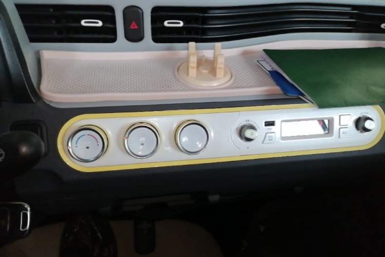 Used Wuling Hongguang MINIEV 2021 Macaron Fashion Edition Lithium-Ion Battery Audio And AC Panel