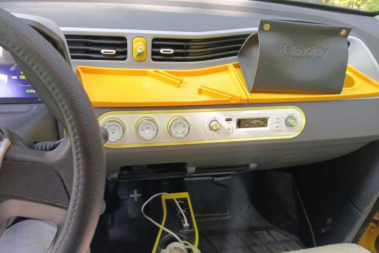 Used Wuling Hongguang MINIEV 2021 Macaron Premium Model – Lithium-NMC Audio And AC Panel