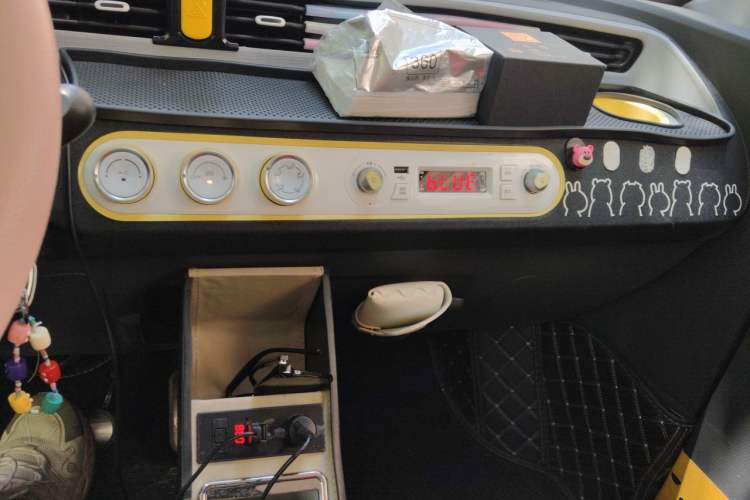 Used Wuling Hongguang MINIEV 2021 Macaron Fashion Model Lithium Iron Phosphate Audio And AC Panel
