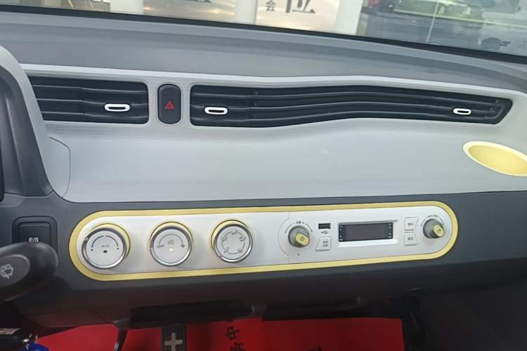 Used Wuling Hongguang MINIEV 2021 Macaron Fashion Edition Lithium-Ion Battery Audio And AC Panel