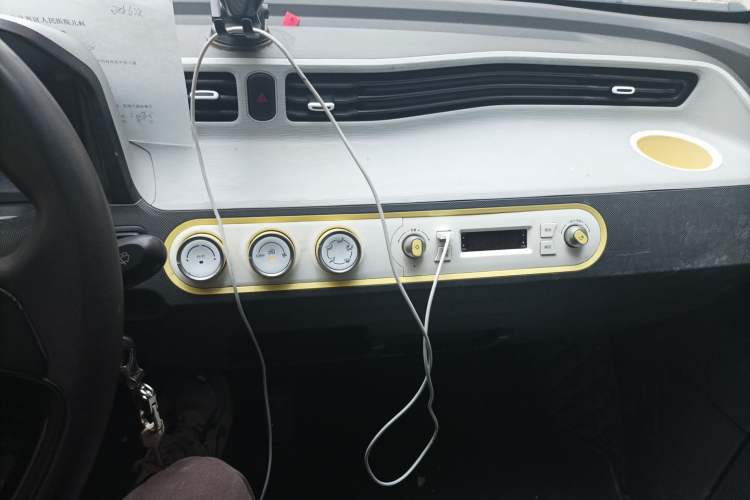 Used Wuling Hongguang MINIEV 2021 Macaron Premium Model – Lithium Iron Phosphate Audio And AC Panel