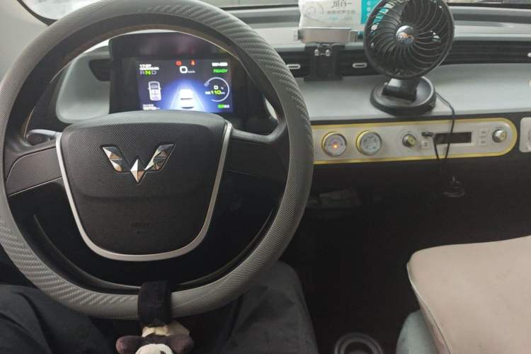 Used Wuling Hongguang MINIEV 2021 Macaron Fashion Model Lithium Iron Phosphate Audio And AC Panel