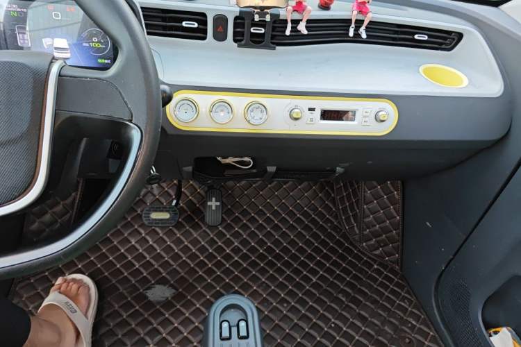 Used Wuling Hongguang MINIEV 2021 Macaron Premium Model – Lithium-NMC Audio And AC Panel