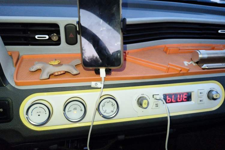 Used Wuling Hongguang MINIEV 2021 Macaron Premium Model – Lithium-NMC Audio And AC Panel