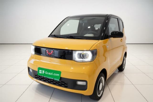 Używany Wuling Hongguang MINIEV 2021 Macaron Premium Model – Lithium Iron Phosphate