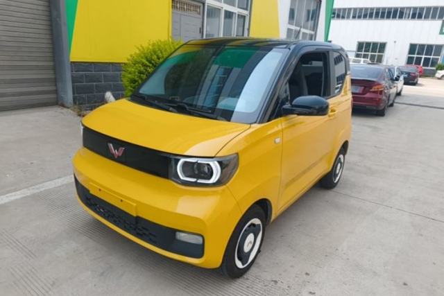 Ojetý Wuling Hongguang MINIEV 2021 Macaron Premium Model – Lithium Iron Phosphate
