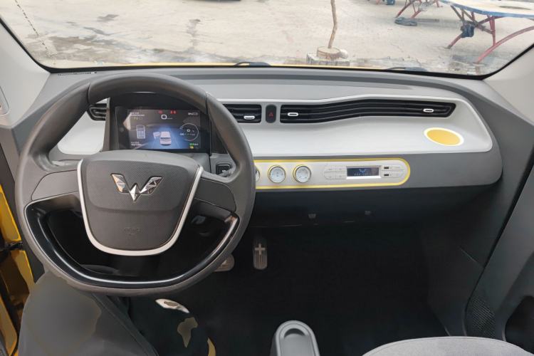 Used Wuling Hongguang MINIEV 2021 Macaron Premium Model – Lithium-NMC Center Console